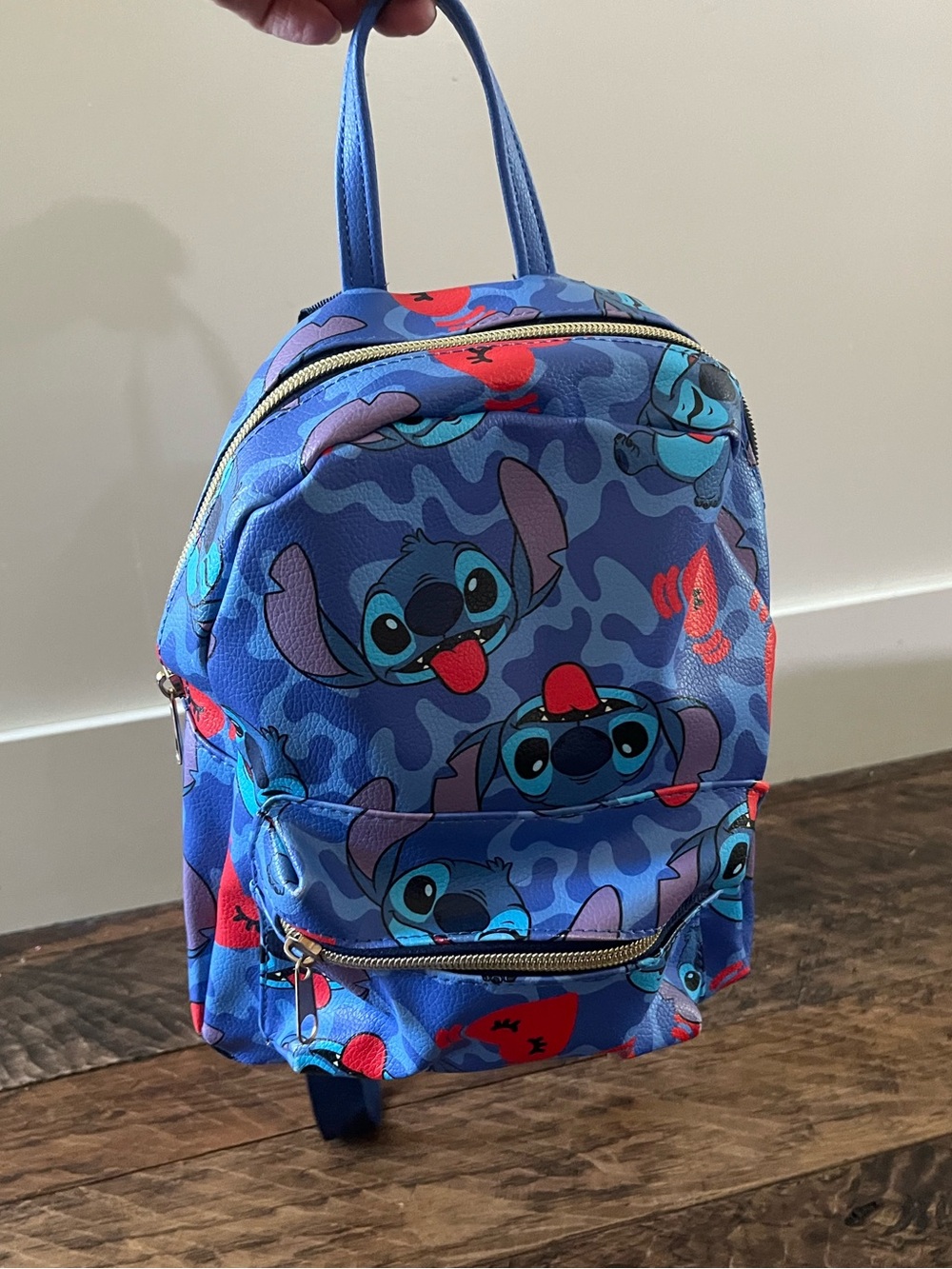 Disney Stitch Mini Backpack
(Used)